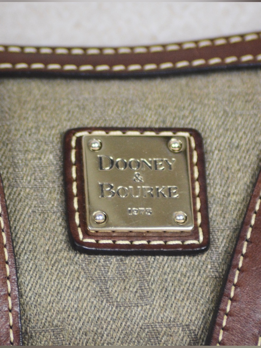 Vintage Dooney & Bourke Olive Shoulder Purse Italian Leather Trim - Picture 4 of 14